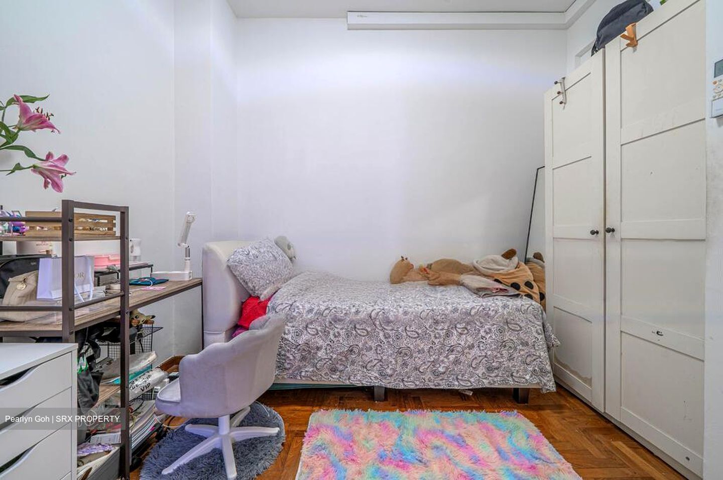 Flora Road (D17), Terrace #460375091